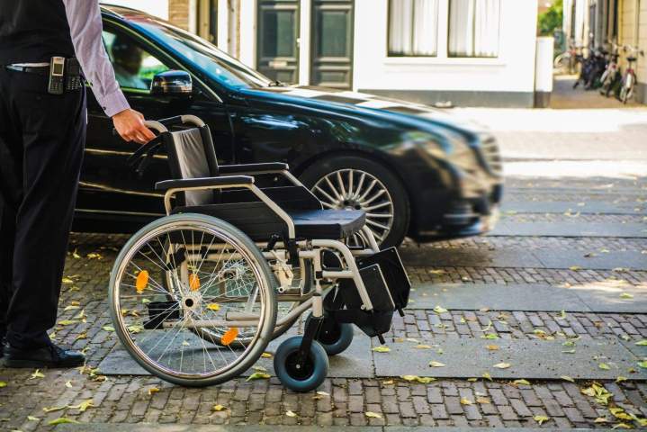 Transport médical assis et conventionné par la CPAM.